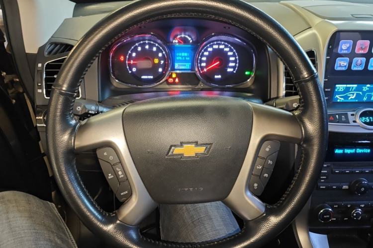 Used Chevrolet Captiva 2015 2.4L 4x4 Flagship Edition 7-Seater
