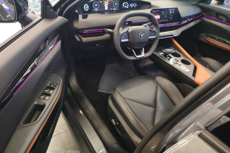 Used Changan UNI-V 2022 1.5T Prestige Version
