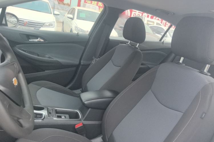 Used Chevrolet Cruze 2018 320 Automatic Pioneer Sunroof Edition
