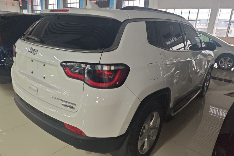 Used  Compass 2017 200T Automatic Enjoyment Version
