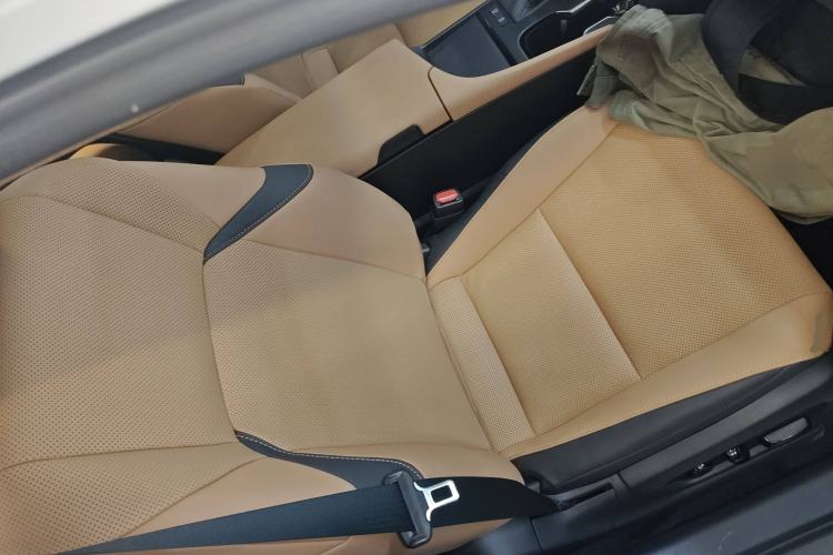 Used Lexus ES 2023 200 Excellence Edition
