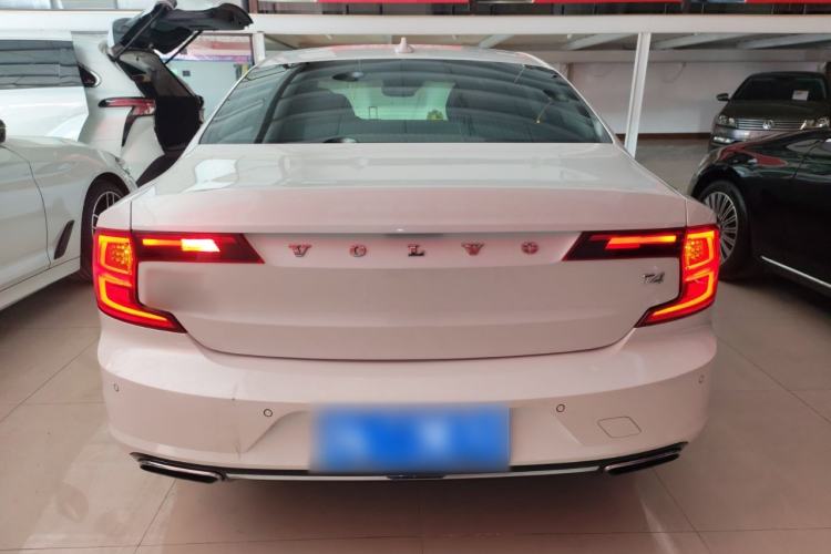 Used Volvo S90 2018 T4 Zhiyuan Edition
