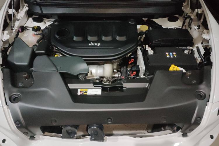 Used  Cherokee 2020 2.0L Two-Wheel Drive Classic Sports Edition
