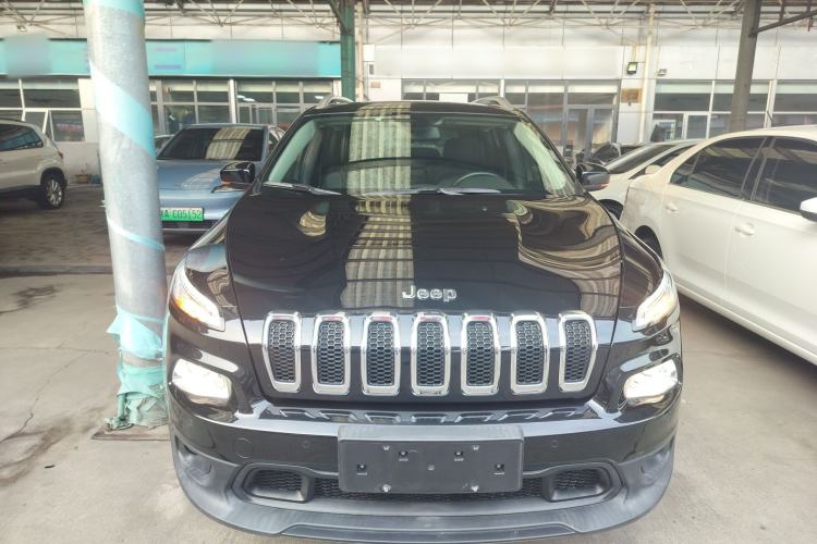 Used  Cherokee 2016 2.4L Leading Smart Version