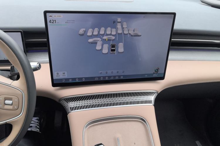 Used XPeng X9 2025 740 Ultra-Long Range Max
