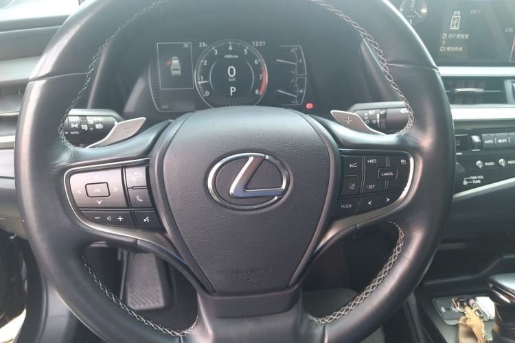 Used Lexus ES 2018 200 Excellence Edition China V Standard
