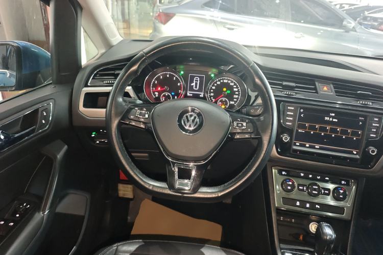 Used Volkswagen Touran 2018 Volkswagen Touran L 280TSI DSG Boundary Edition 7 Seats China V Emission Standard