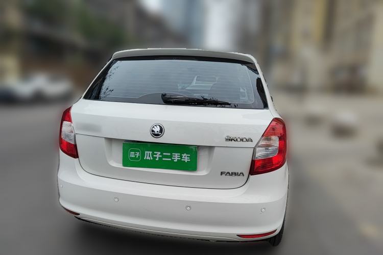 Used Skoda Fabia 2014 1.4L Automatic Crystal Edition