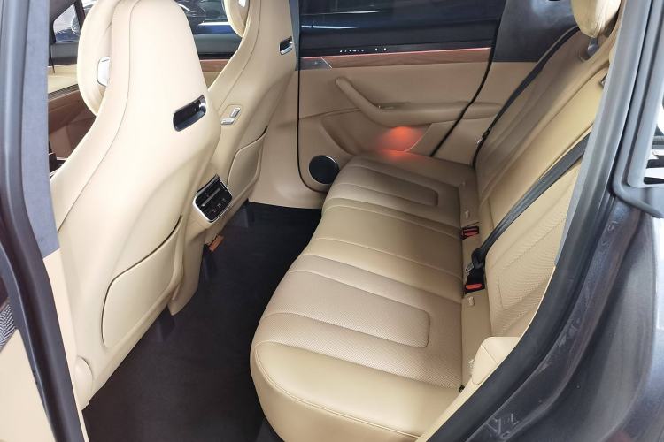 Used Hima Luxeed R7 2024 All-Electric 802 km Max
