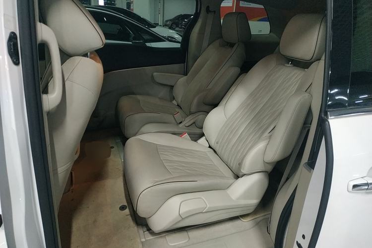 Used Buick GL8 2021 Land Cruiser Executive Class 652T Luxury Model
