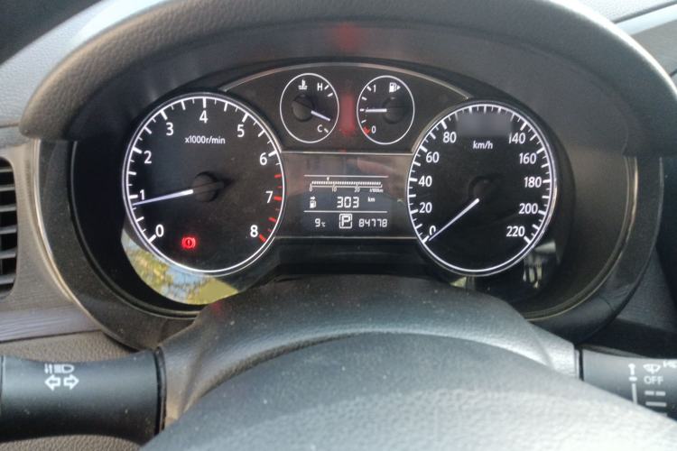 Used Nissan Tiida 2011 1.6L CVT Smart Version
