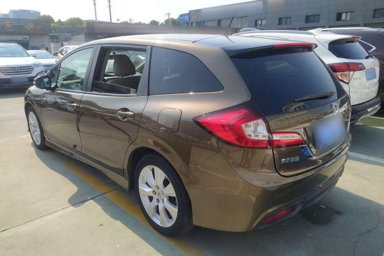 Used Honda Jade 2013 1.8L automatic Comfort version 5 seats
