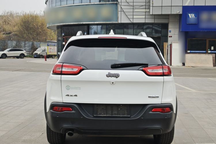 Used  Cherokee 2014 2.4L Luxury Edition
