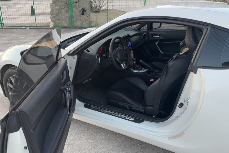 Used Toyota 86 2013 2.0L Automatic Luxury Version