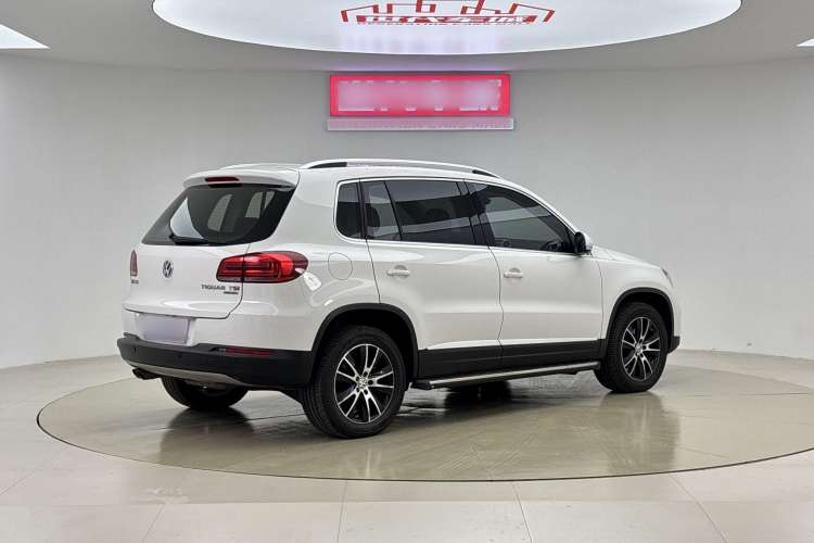 Used Volkswagen Tiguan 2015 1.8TSI Automatic All-Wheel-Drive Luxury Model
