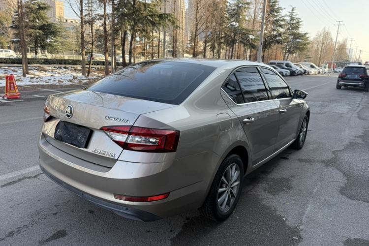 Used Skoda Octavia 2018 1.6L Automatic Comfort Edition
