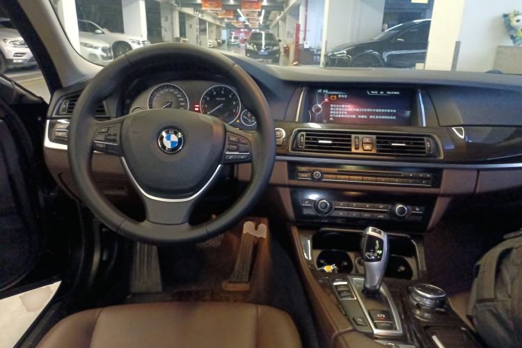 Used BMW 5 Series 2014 525Li Luxury Design Package
