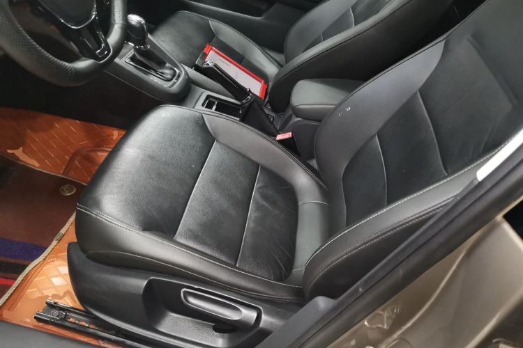 Used Volkswagen Sagitar 2017 230TSI Automatic Comfort Version
