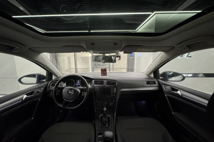 Used Volkswagen Golf 2017 230TSI Automatic Comfort Edition – Celebrating Milestone of One Million Units
