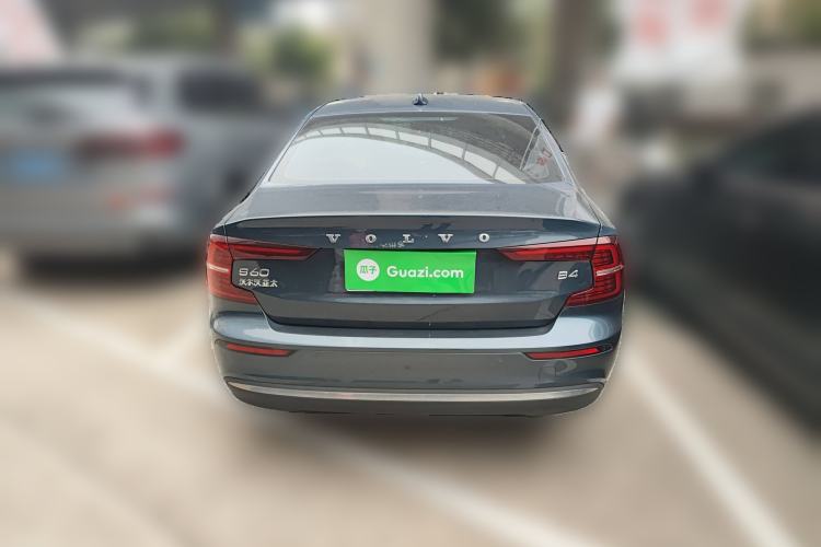 Used Volvo S60 2023 B4 Zhiyuan Luxury Edition
