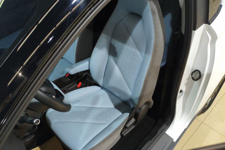 Used Chery Little Ant 2022 Sweet Pink Edition Half-Sugar Version Lithium Iron Phosphate 29.2 kWh 30 kW 301 km