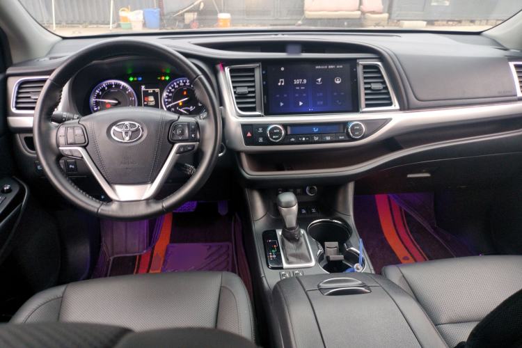 Used Toyota Highlander 2018 2.0T Four-Wheel Drive Prestige Version 7 Seats China VI Standard