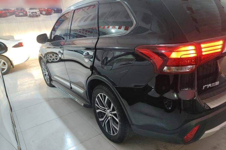 Used Mitsubishi Outlander 2018 2.0L Two-Wheel Drive Glory Edition 5 Seats
