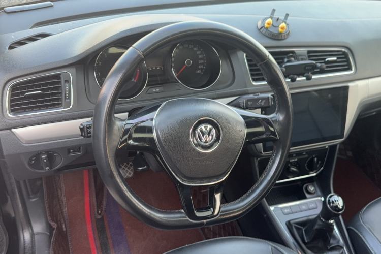 Used Volkswagen Lavida 2015 1.6L Manual Comfort Edition