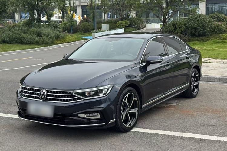 Used Volkswagen Magotan 2023 2 Million Units Limited Edition 330TSI DSG Leading Version
