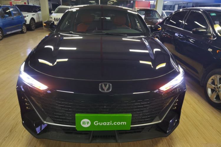 Used Changan UNI-V 2022 1.5T Smart Navigation Version
