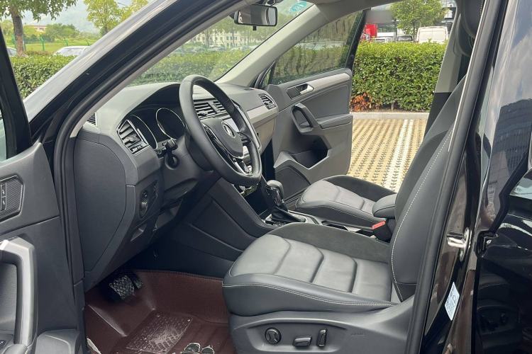 Used Volkswagen Tiguan L 2021 330TSI Automatic Two-Wheel Drive Smart Edition
