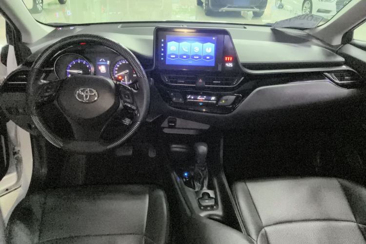 Used Toyota IZOA 2021 2.0L Yixing Version