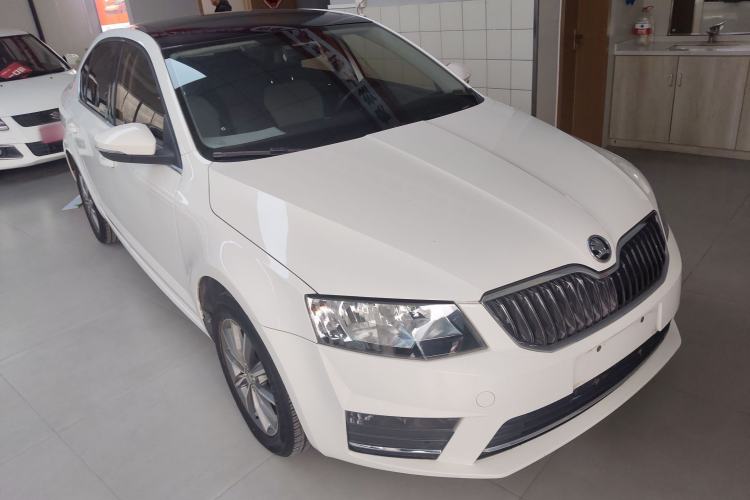 Used Skoda Octavia 2017 Classic Model 1.6L Automatic Comfort Edition
