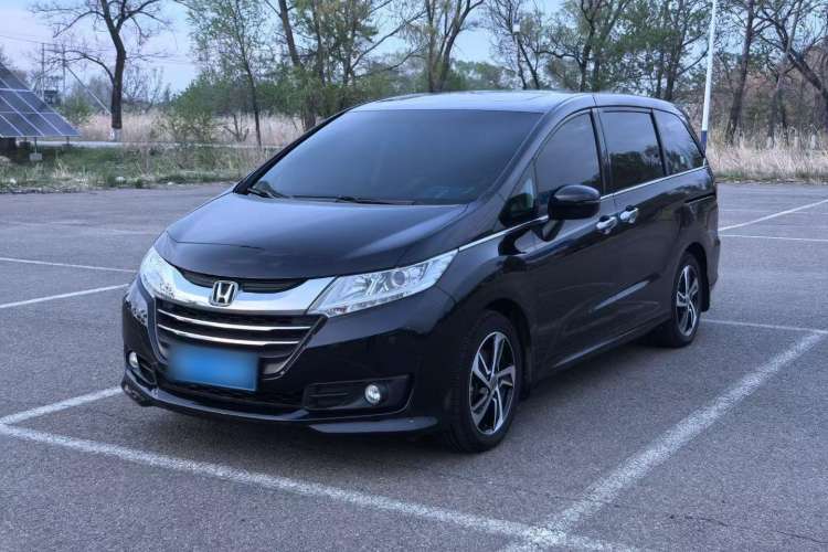 Used Honda Odyssey 2015 Revised 2.4L Luxury Edition