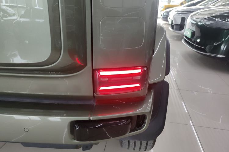 Used  V23 2025 401 Two-Wheel Drive Advanced Edition
