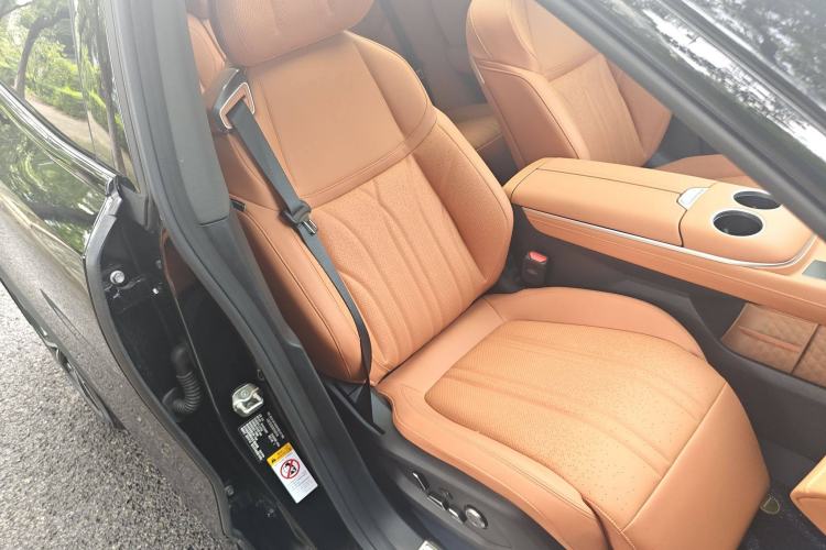 Used  S07 2024 215Max Range-Extended Version
