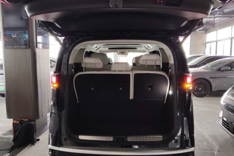 Used Denza D9 2025 DM-i Intelligent Drive 1020 Four-Wheel Drive Flagship Model