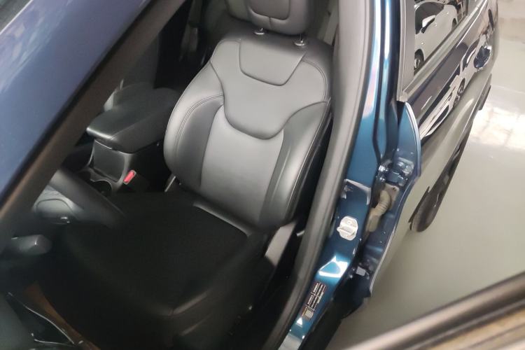 Used  Cherokee 2020 2.0T Four-Wheel Drive Night Eagle Edition
