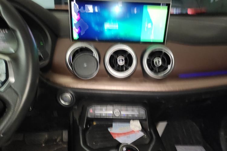 Used Wey VV5 2021 1.5T Two-Wheel Drive Smart Pioneer
