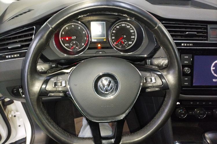 Used Volkswagen Tiguan L 2019 330TSI Automatic Two-Wheel Drive Panoramic Comfort Edition China V Standard
