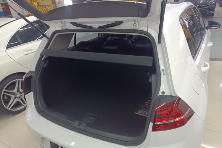 Used Volkswagen Golf 2017 230TSI Automatic Comfort Edition – Celebrating Milestone of One Million Units
