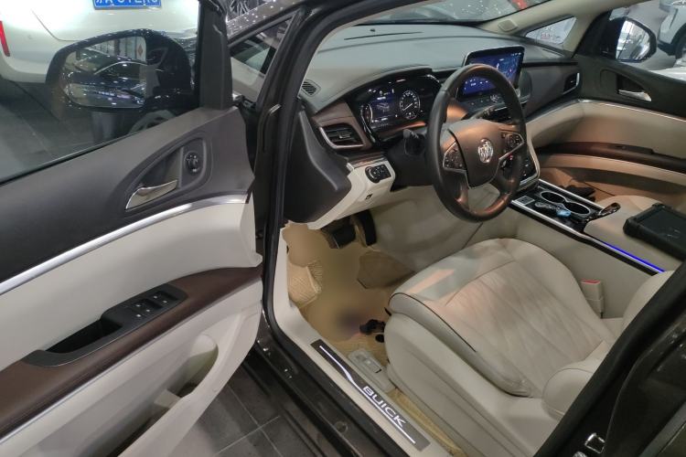 Used Buick GL8 2021 Land Cruiser Executive 652T Premium Model
