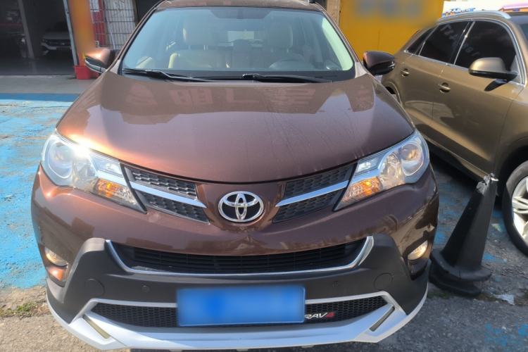 Used Toyota RAV4 2015 2.0L CVT Two-Wheel Drive Urban Edition
