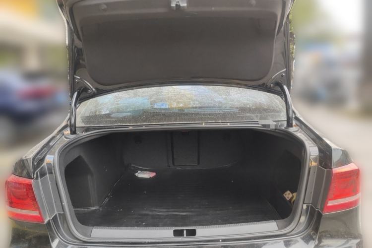 Used Volkswagen Magotan 2015 1.8TSI Luxury Model
