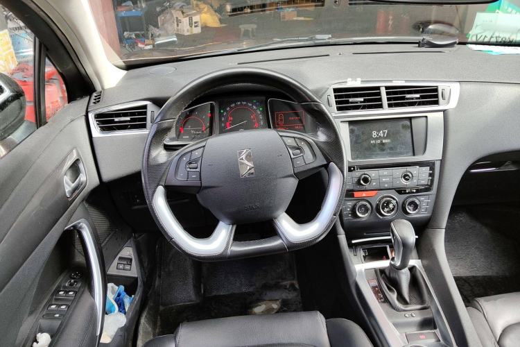 Used  6 2014 1.6T Luxury Edition THP160
