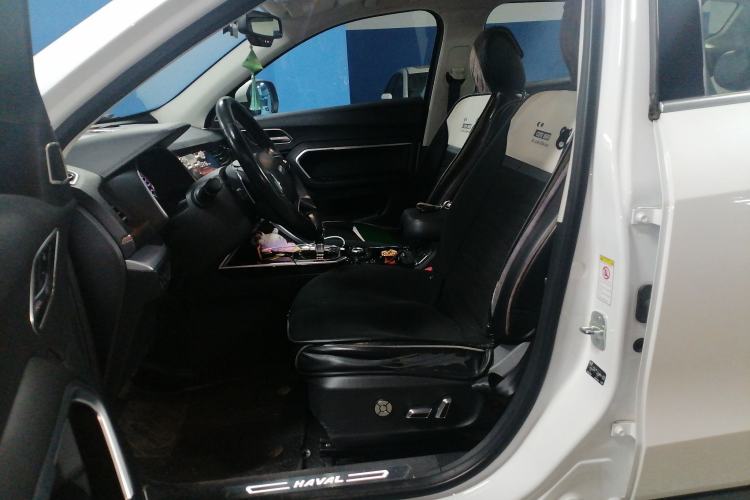 Used Haval H6 2017 Red Label 2.0T Automatic Two-Wheel Drive ZhiShang Model
