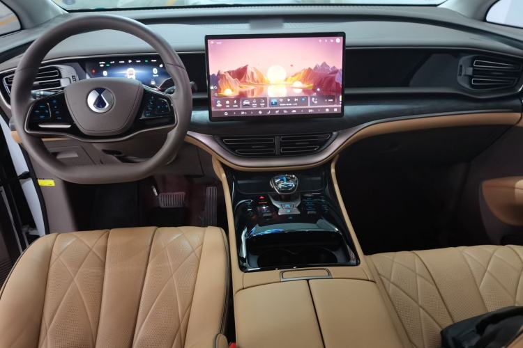 Used Denza D9 2022 DM-i 1040 Prestige Model
