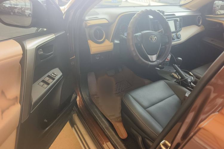 Used Toyota RAV4 2013 2.0L CVT Two-Wheel Drive Urban Edition
