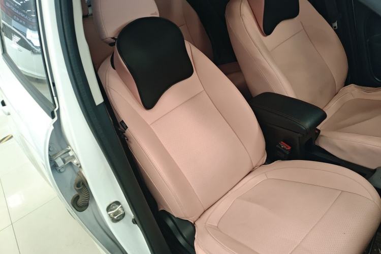 Used ORA Black Cat 2022 Updated Version 301 km Cute Pet Edition Lithium Iron Phosphate