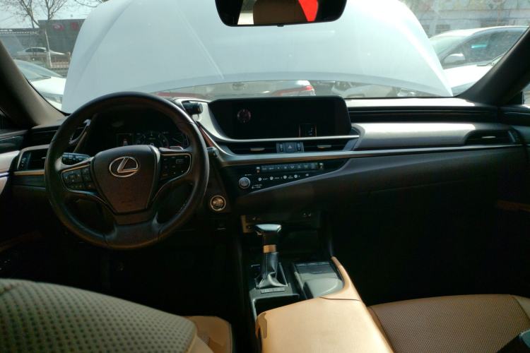 Used Lexus ES 2020 200 Excellence Edition
